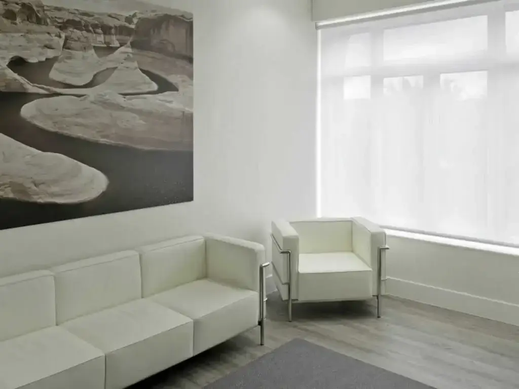 sala de espera centro dental a coruña lugo