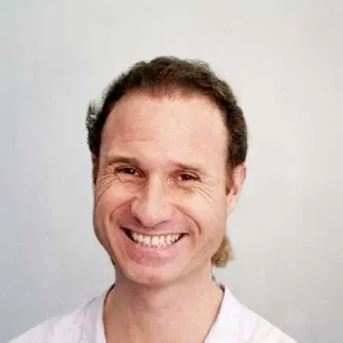 Dr Alberto Fernández experto dentista ibiza