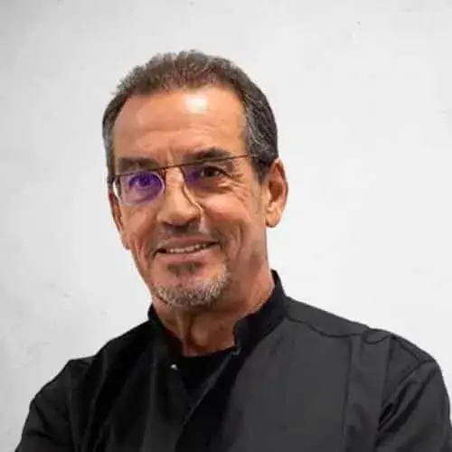 Dr. Carlos Aparicio experto cigomático