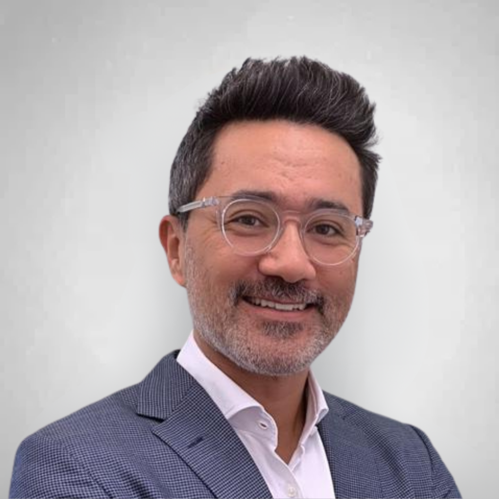 Dr. André Sakima especialista em odontologia