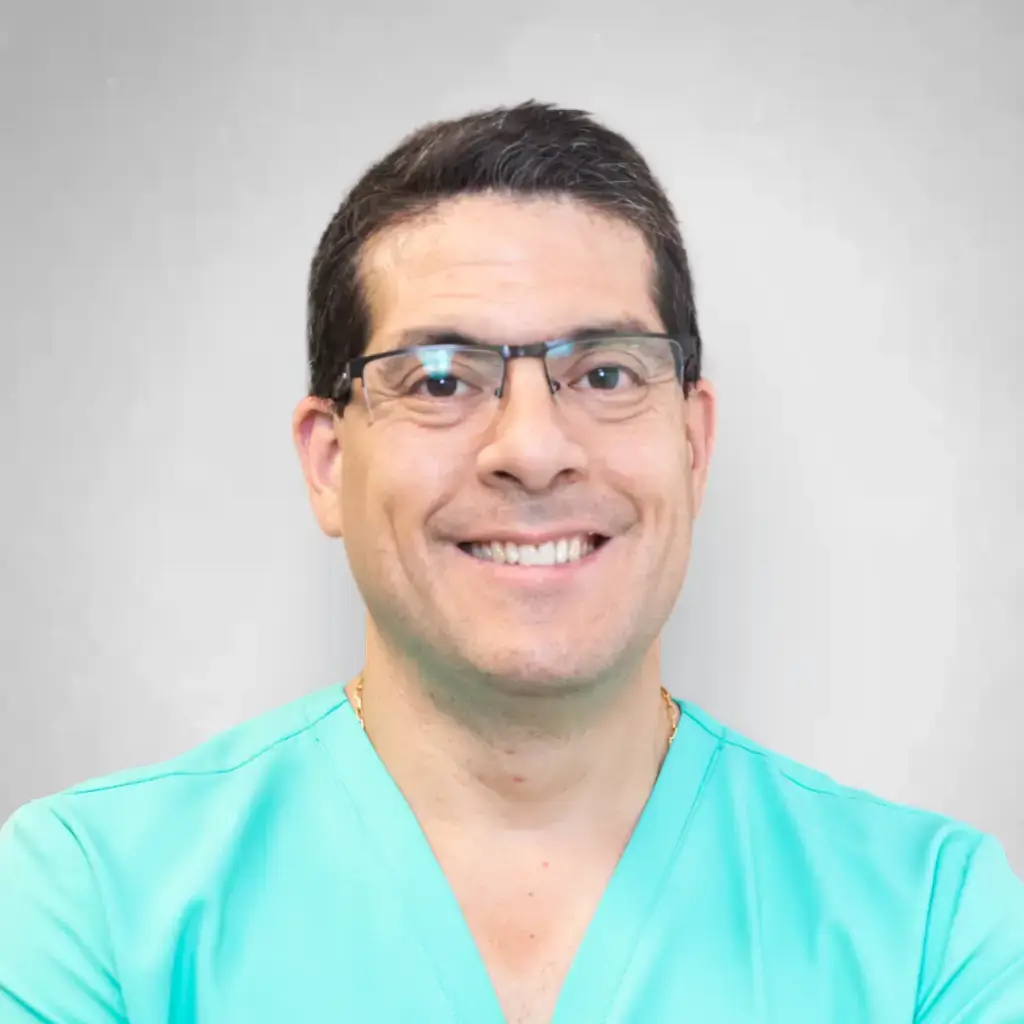 Dr. Oscar Ríos ZAGA Center Valencia - Professional Dentist in Valencia