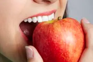 Eating with dentures