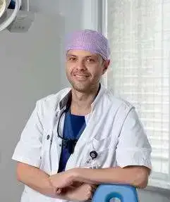 Dr. Justin Pijpe, Maxillofacial surgeon and zygomatic implants expert