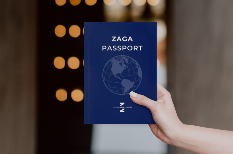 ZAGA Passport Mock Up - Κρατιέται από το χέρι του ασθενούς