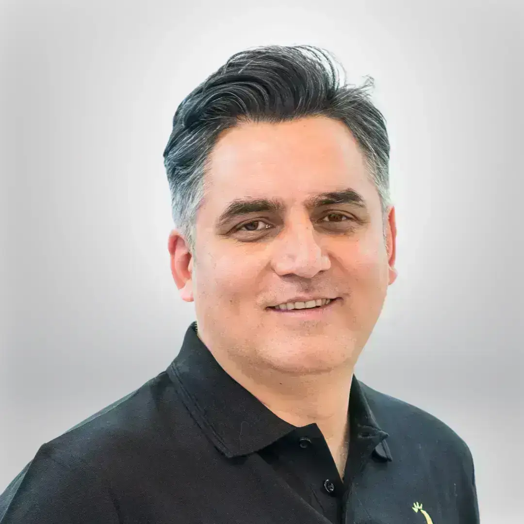 Dr. Catalin Caliniuc, ZAGA Center Iasi professional dentist in Iasi