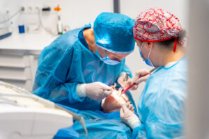 Préparer la chirurgie des implants dentaires blog post