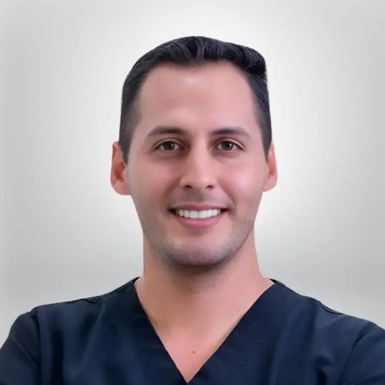 Dr. Javier Paz - Smile 24h Cancun